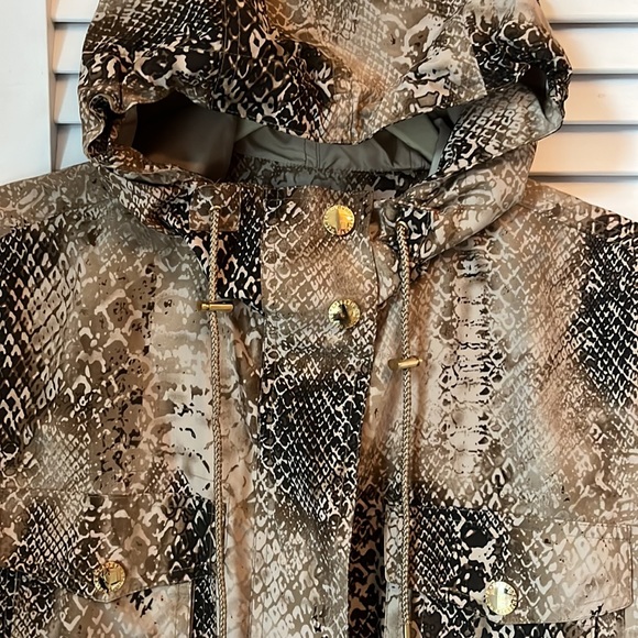 Lauren Ralph Lauren hooded rain jacket size M - Picture 2 of 5